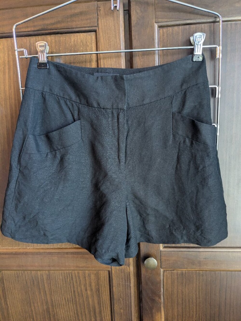 Club Monaco Black Tailored Shorts – Size 2